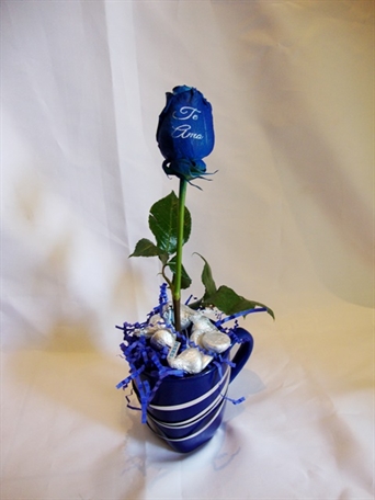 mug-008 In blue mug (taza)