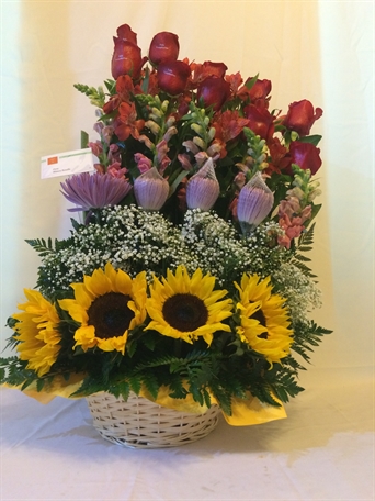 CN-017 10 rosas y girasoles -> Click para detalles