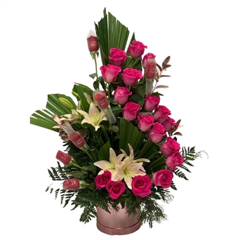 SRP-0136 VAL Tus curvas (24 rosas: 18 fucsia y 6 rojas )