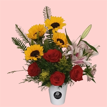 SRP-0171 MD Smiling Mom (4 rosas, lirios y girasoles)