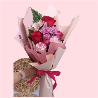 HT-093 Bouquet de 4 rosas